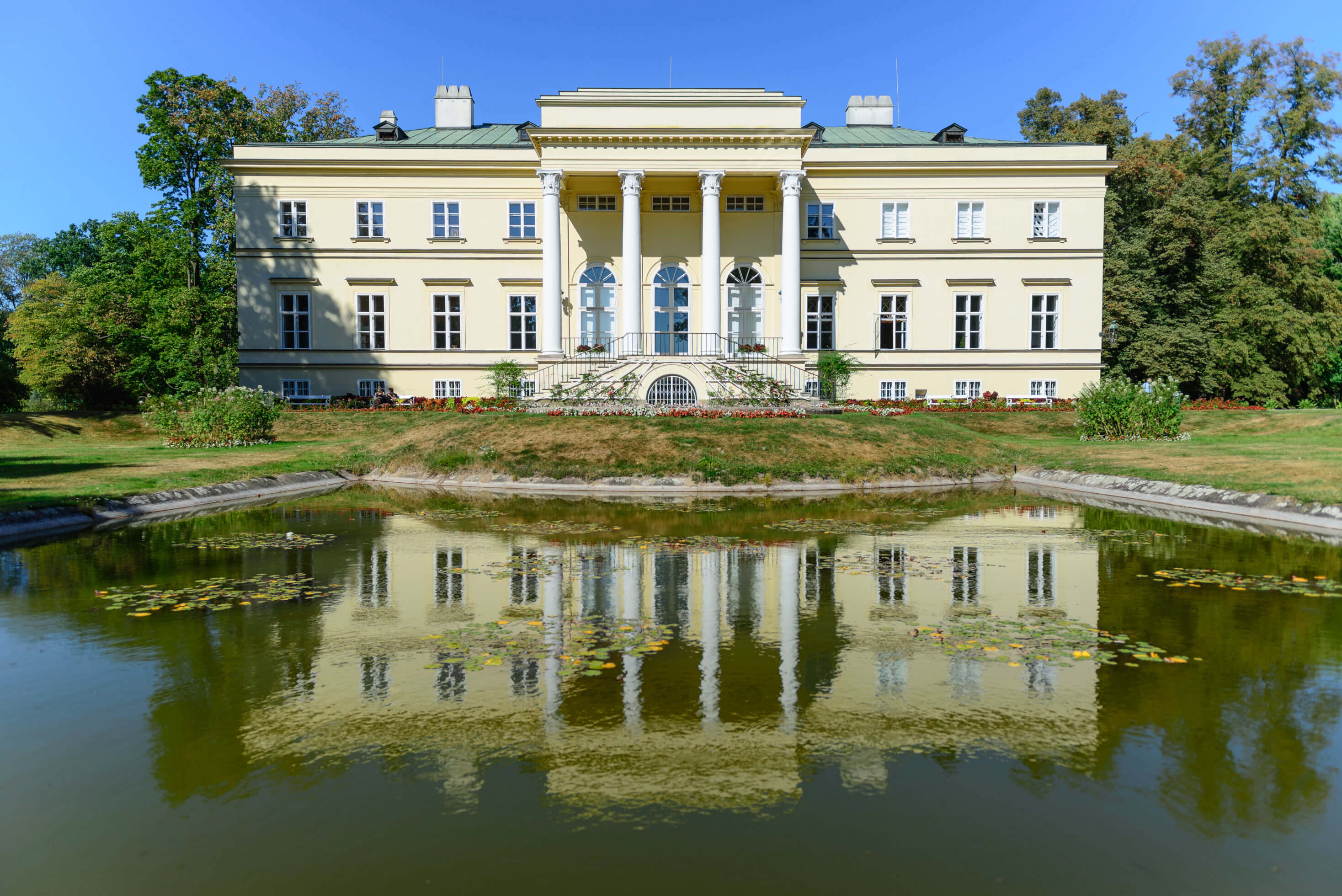 Image /media/t5oornle/nový-zámek-kostelec-nad-orlicí-gerald-blondy-5.jpg