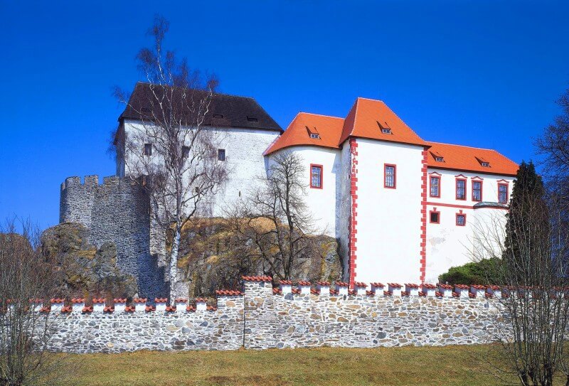 Obrázek /media/vhmjzuri/kamen_-_hrad_-_podzim_800x543.jpg