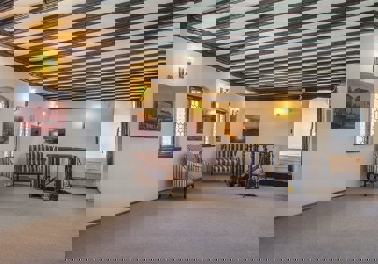 Obrázek /media/vkcczgig/chodba_2_poschodi_palace_se_vstupem_do_capi_veze.jpg