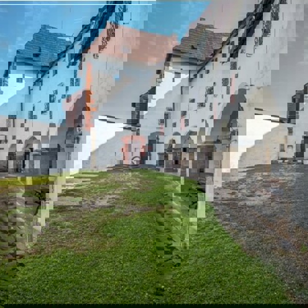 Obrázek /media/vuyp2ecy/druhe_nadvori_3.jpg