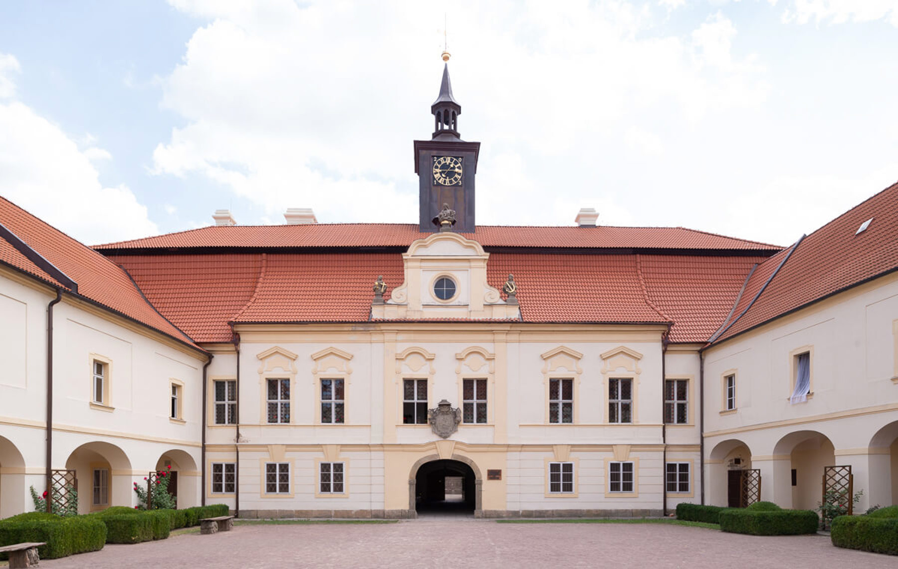 Image /media/wmeffzyb/zámek-chrast_archiv-dsvč-1.jpg