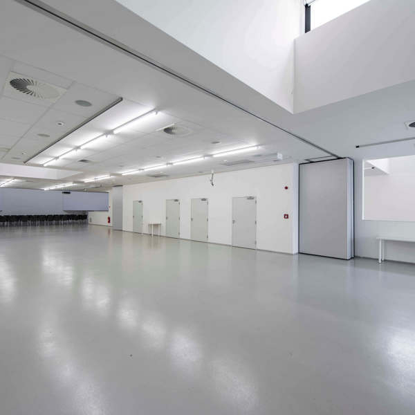 Obrázek /media/wnrn0koh/dox_prague_-_auditorium_6.jpg