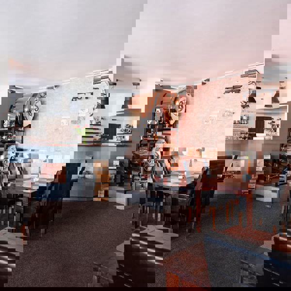 Image /media/wwhfhc2r/kav2.jpeg
