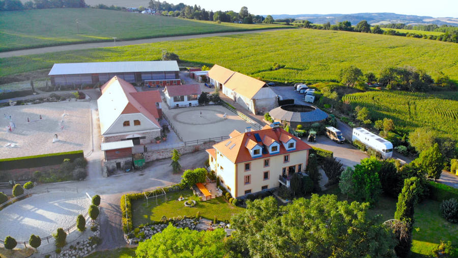 Ilustrační obrázek článku 'Statek Záhořany'