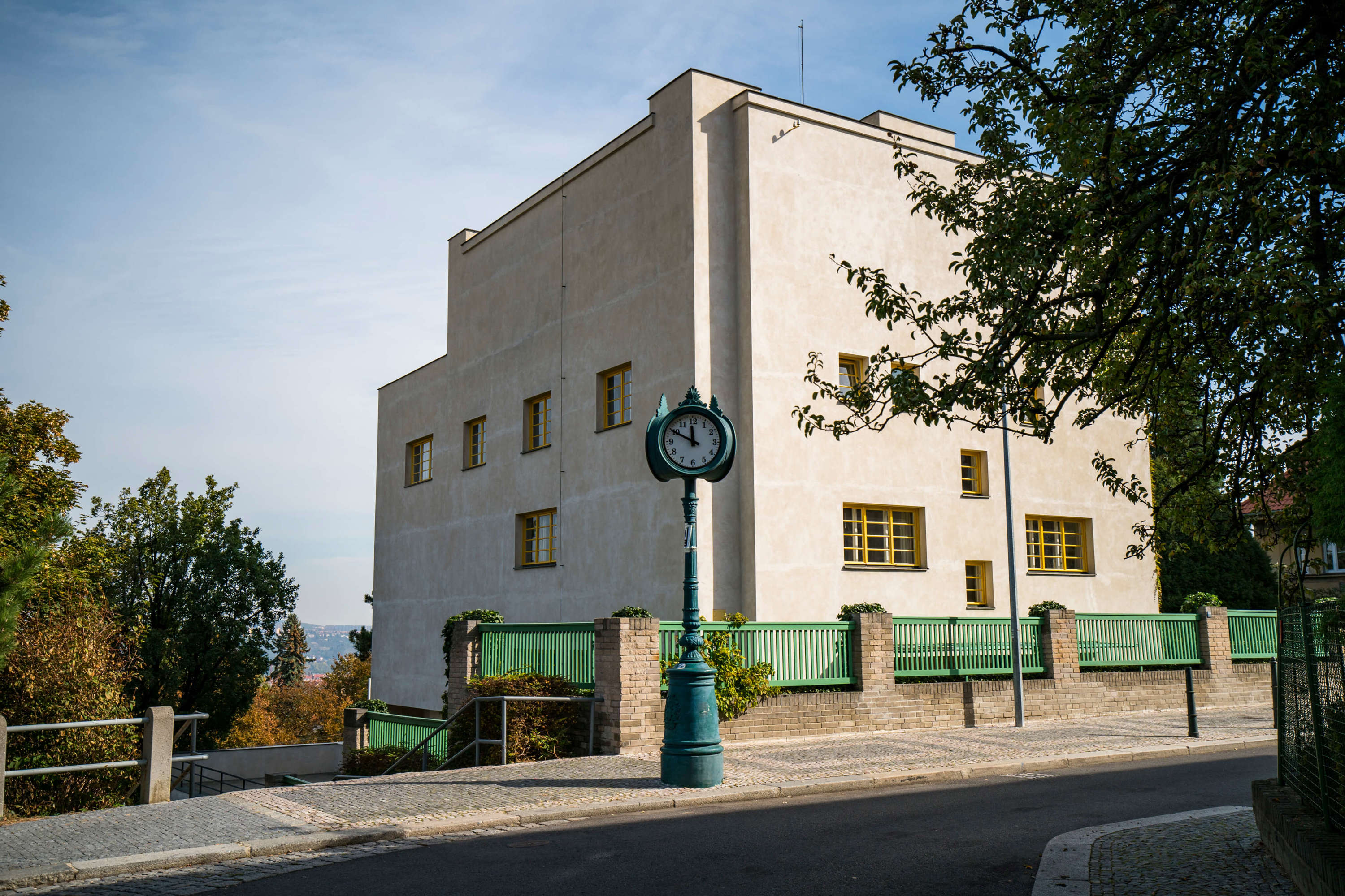 Image /media/yvbbnvck/mullerova_vila_full.jpg