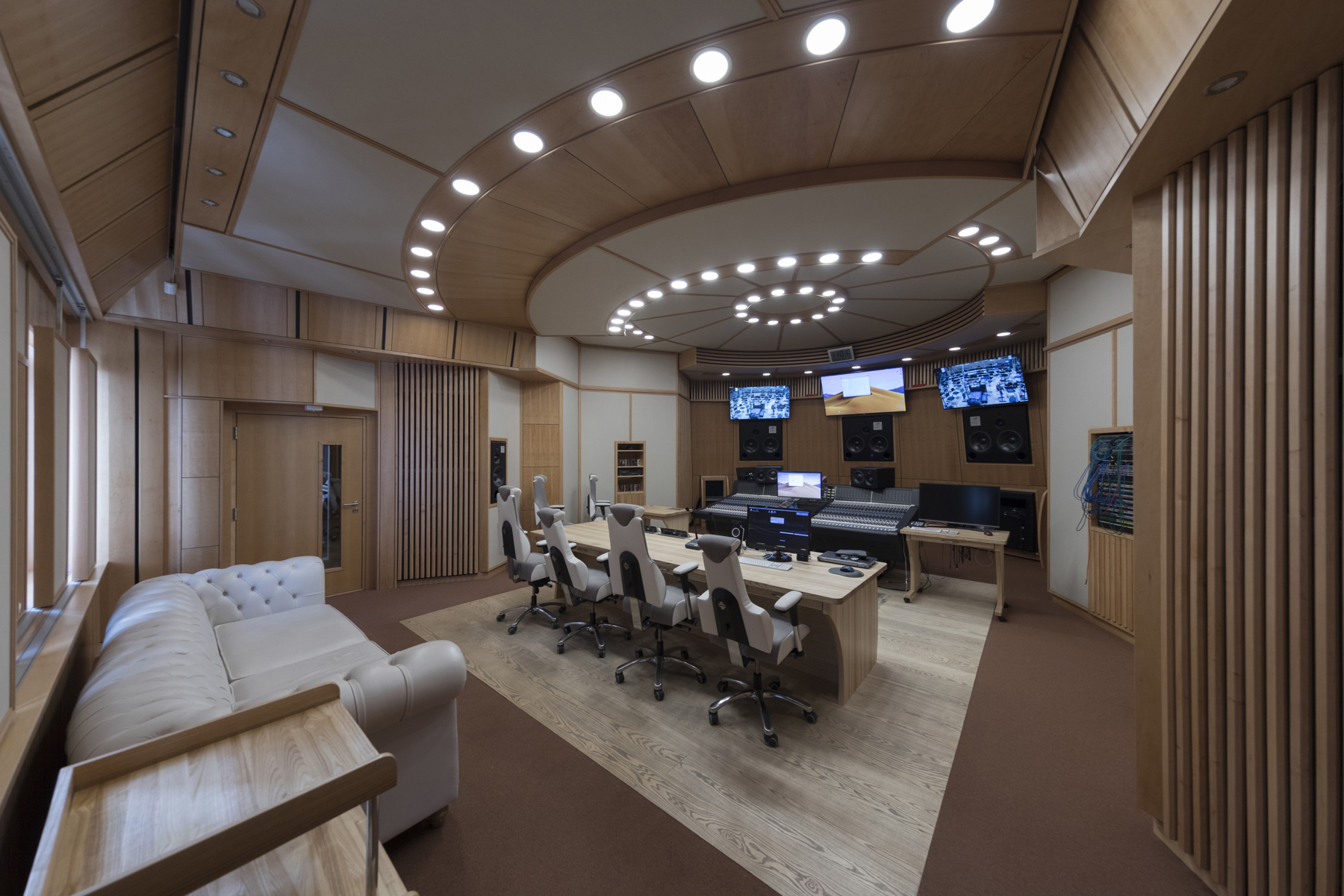 Obrázek /media/yzpbooqp/control-room-smecky-music-studios.jpg