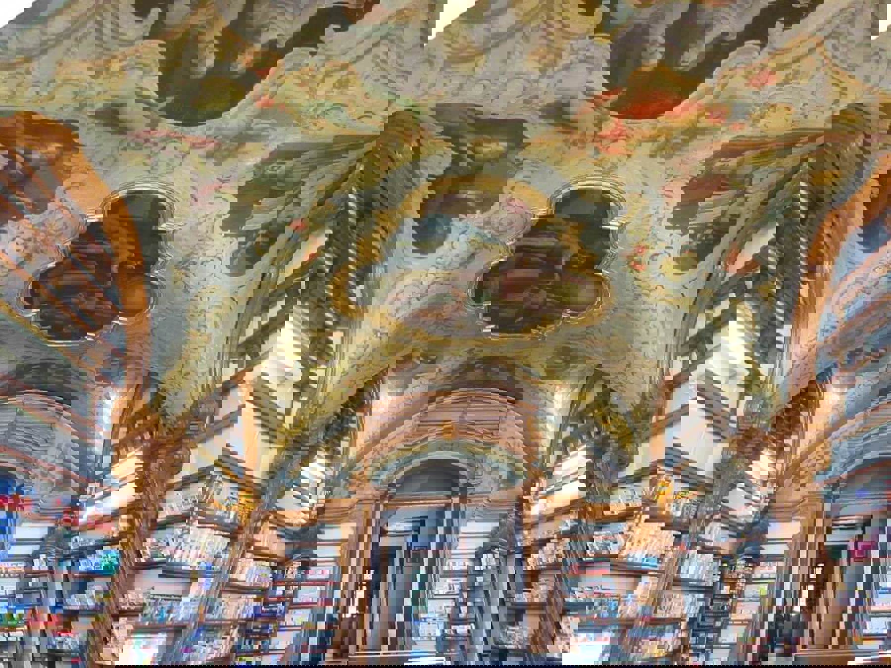 Obrázek /media/zmwpugn0/4_location_tour_uherske_hradiste_lekarna_interier.jpg