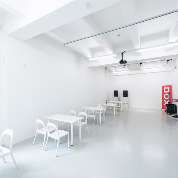 Obrázek /media/ztkftvgf/dox_prague_-_studio_1.jpg